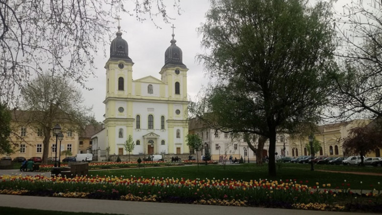  În Arhieparhia de Alba Iulia și Făgăraș, clopotele tuturor bisericilor catolice vor fi trase zilnic, până la funeraliile papei Francisc 