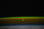Astronauts work together to get jaw-dropping pictures of comet