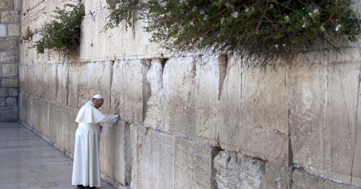 Guvernul Netanyahu a postat din greșeală un mesaj de condoleanțe pentru papa Francis. Apoi l-a șters|EpicNews