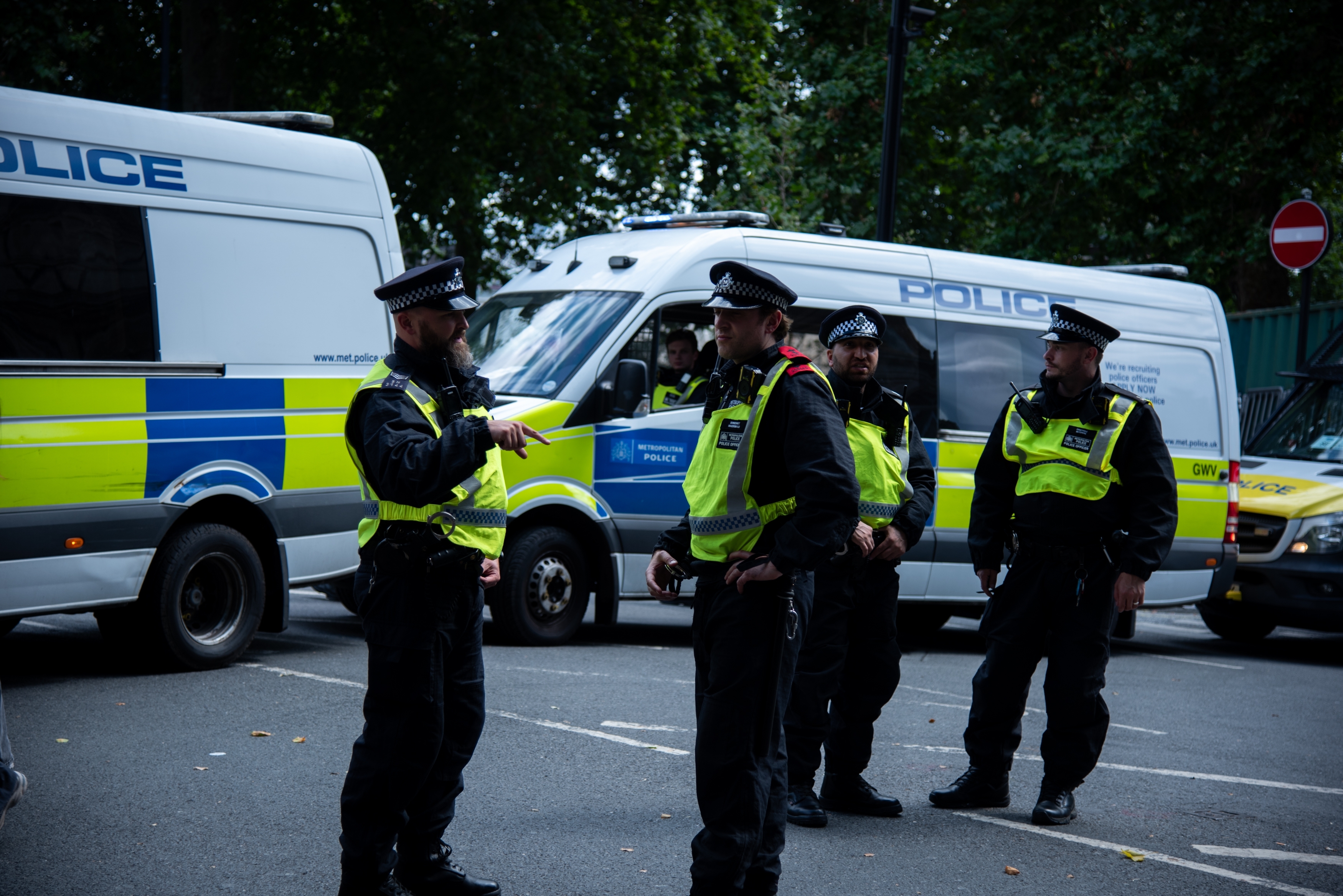 Poliţia britanică anunță că a arestat opt bărbați suspecţi de terorism, dintre care şapte sunt iranieni