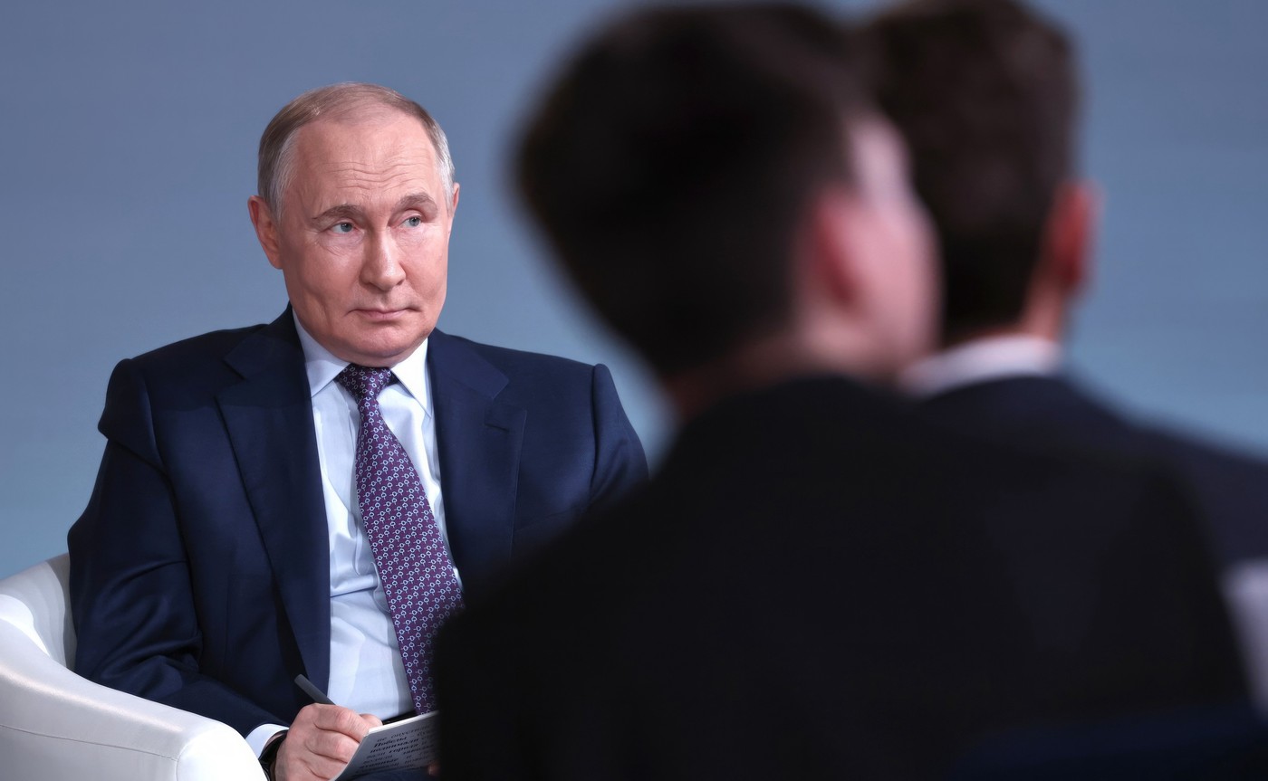Putin mărturisește că se gândește la un succesor