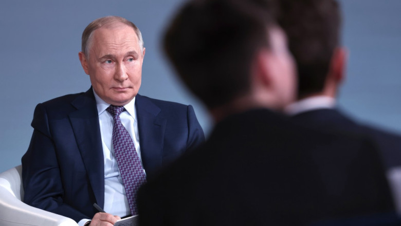 Putin mărturisește că se gândește la un succesor