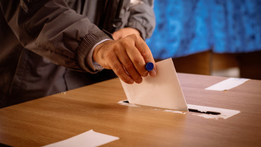 Ciolacu s-a întâlnit cu șeful delegației SUA care monitorizează alegerile prezidențiale. „România îndeplinește standardele democratice”