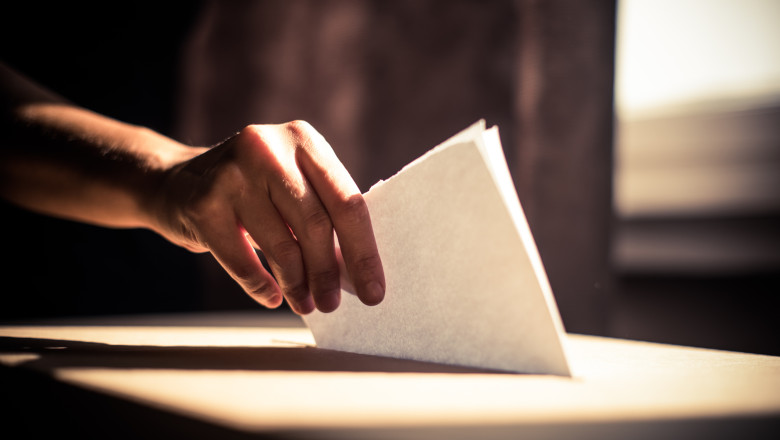 VIDEO  Alegeri prezidențiale 2025, turul 1: Generația Z are pretenții mari de la politiceni. Numărul tinerilor care merg la vot, în creștere