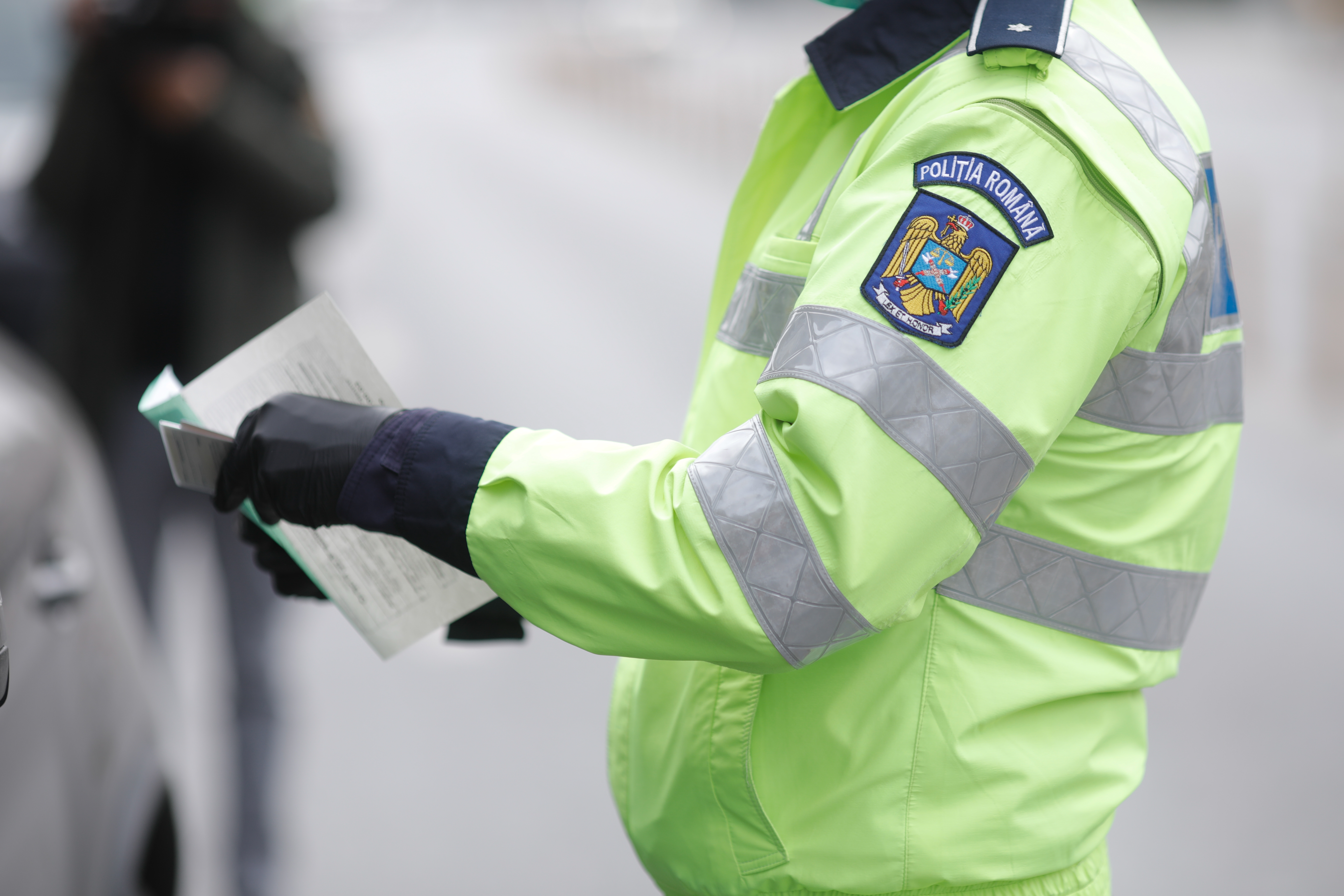 Amenzile de circulație, plătite prin cod QR generat de polițiști. Noua propunere a Ministerului de Interne