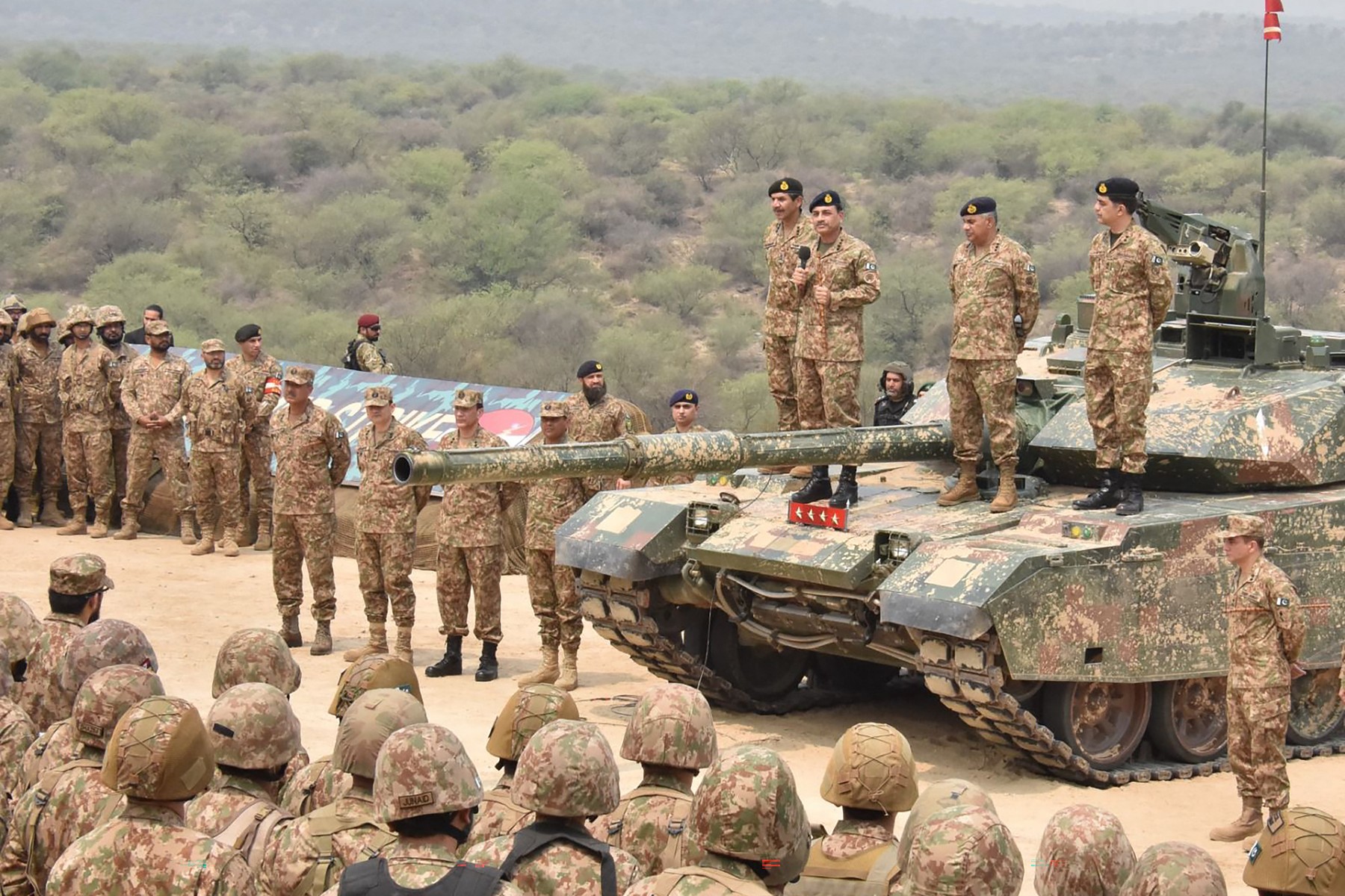 Pakistanul a efectuat un al doilea tir de testare de rachetă, în timp ce India face exerciţii de apărare. Îngrijorări la ONU