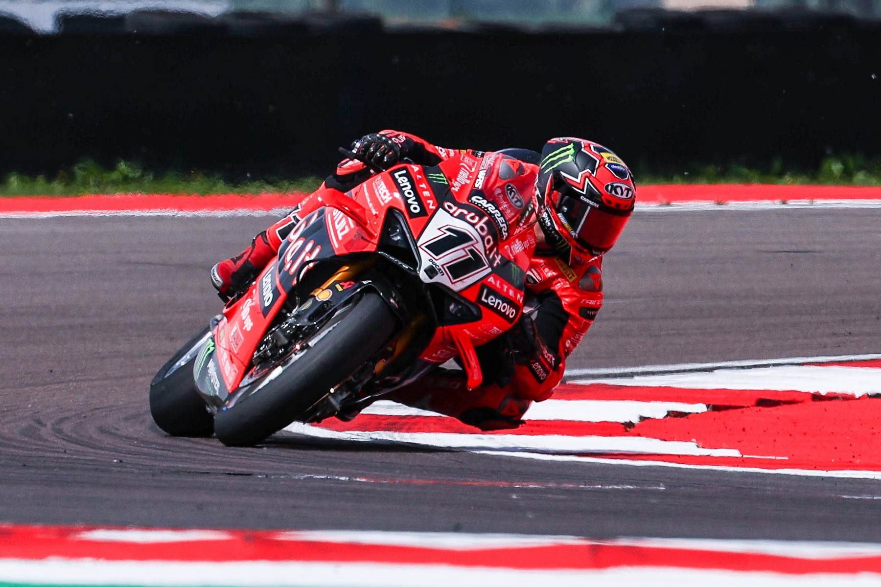 Tragedie la campionatul britanic de superbike: Doi motocicliști au murit în urma unui carambol