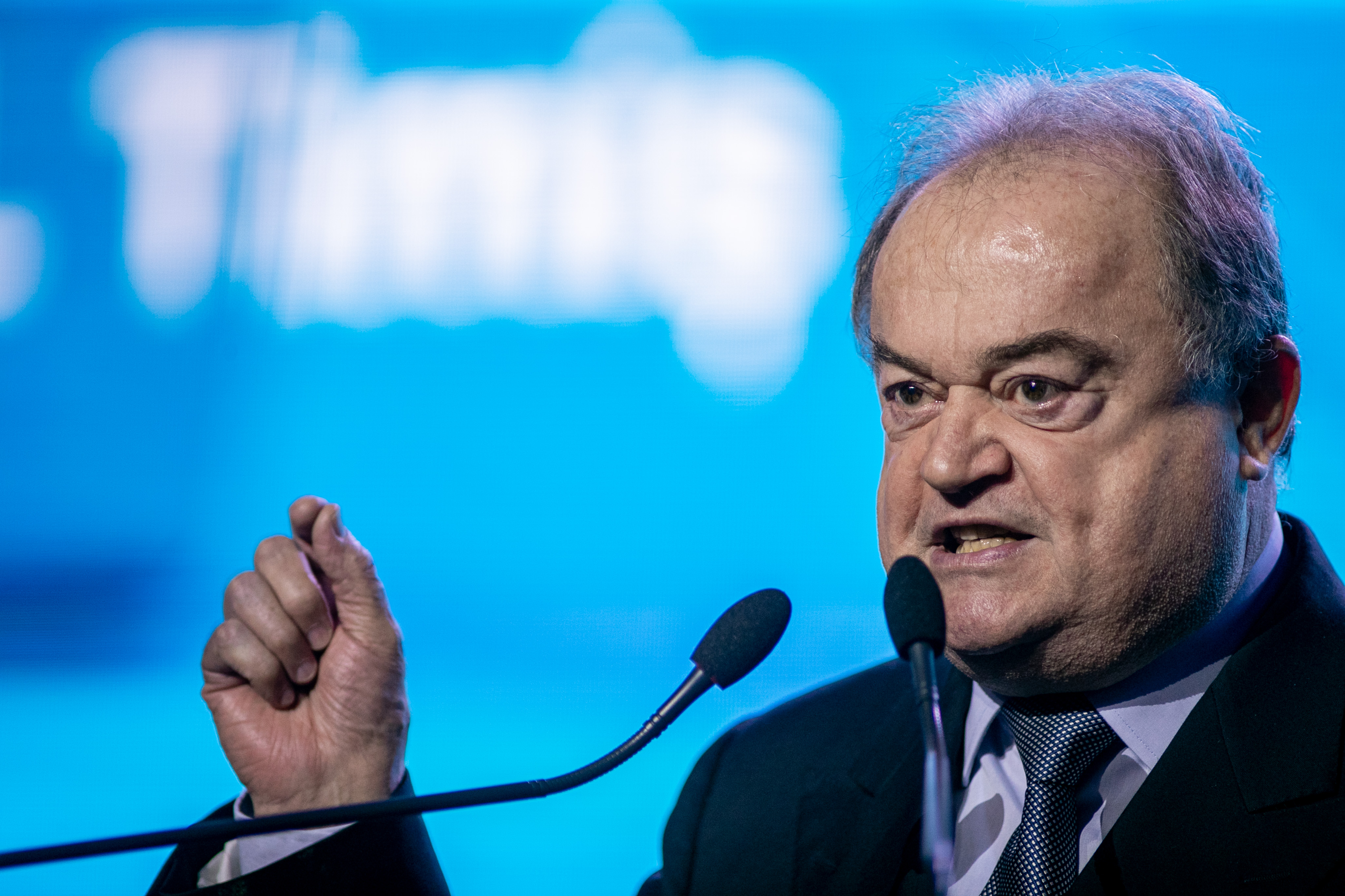 Un senator PNL acuză PSD că „joacă la două capete”. Ce spune despre o posibilă alianță PSD-AUR pentru o nouă coaliție după alegeri