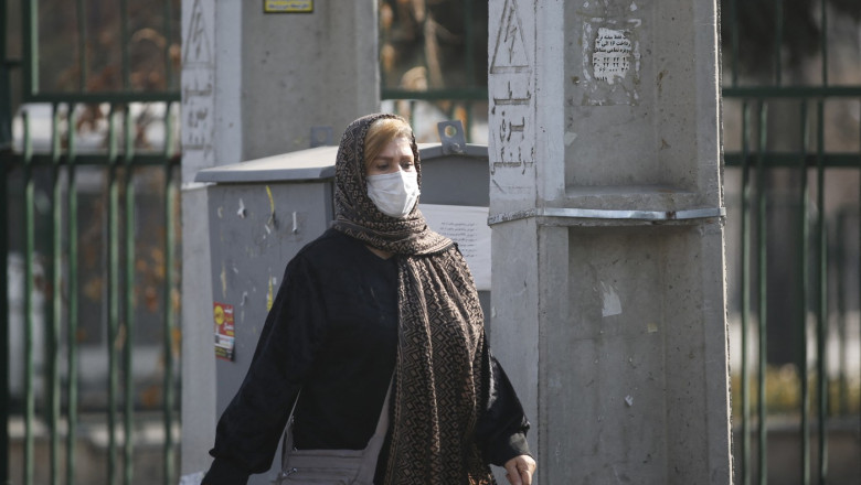 Peste 13 milioane de iranieni, izolați în locuințe din cauza unui nor dens de praf. Pe alocuri, vizibilitate nu depășește un kilometru