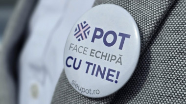 insigna cu sigla pot