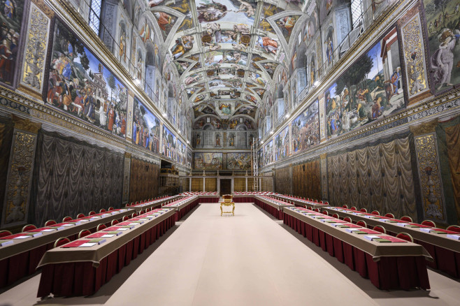 ITALY - SEDE VANCANTE- SETTING UP THE SISTINE CHAPEL AT THE VATICAN - 2025/5/6