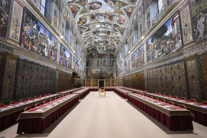 ITALY - SEDE VANCANTE- SETTING UP THE SISTINE CHAPEL AT THE VATICAN - 2025/5/6