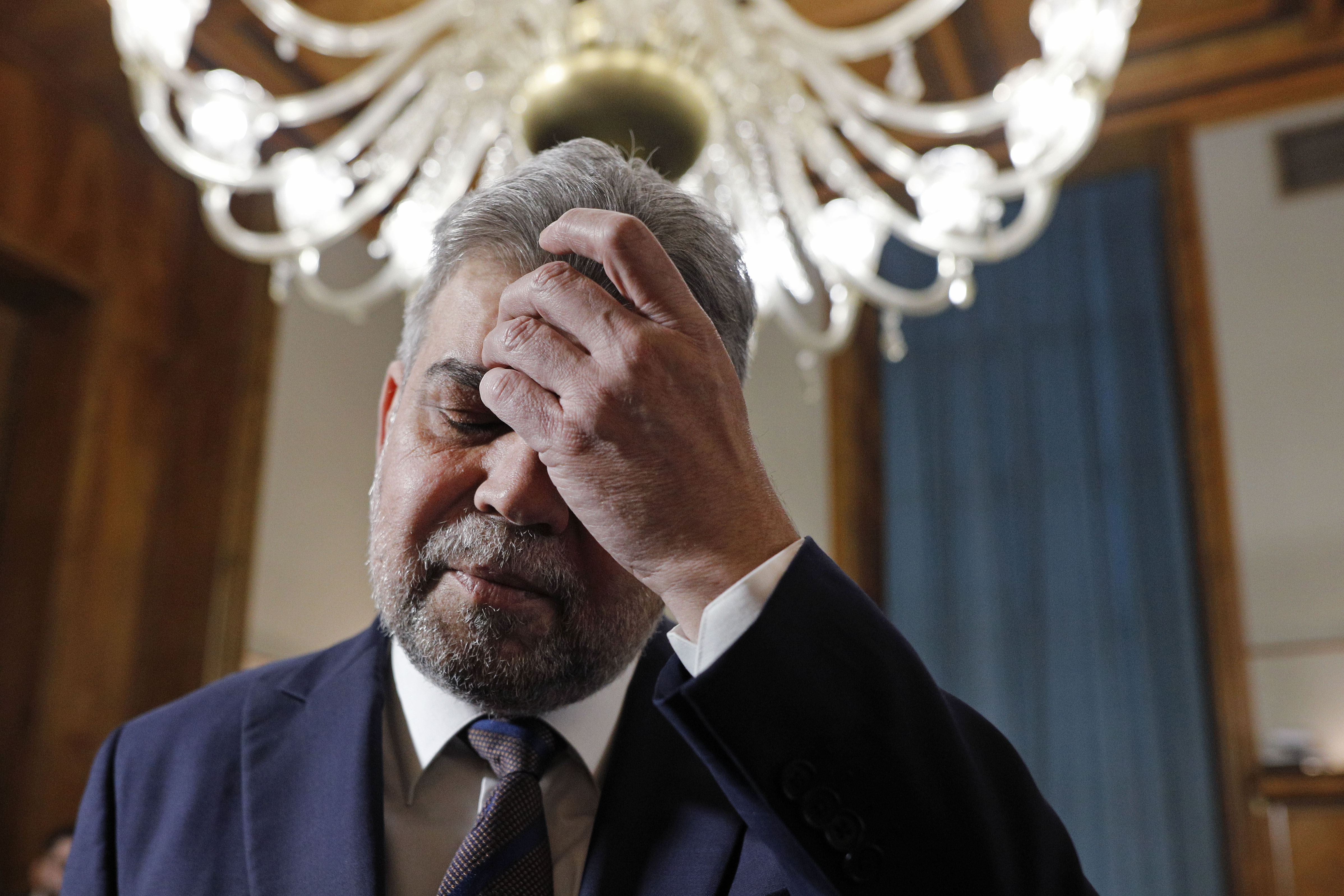 Bătălia pentru putere în PSD. Scaunul lui Ciolacu se clatină doar pe jumătate. Masa critică din partid rămâne amorțită