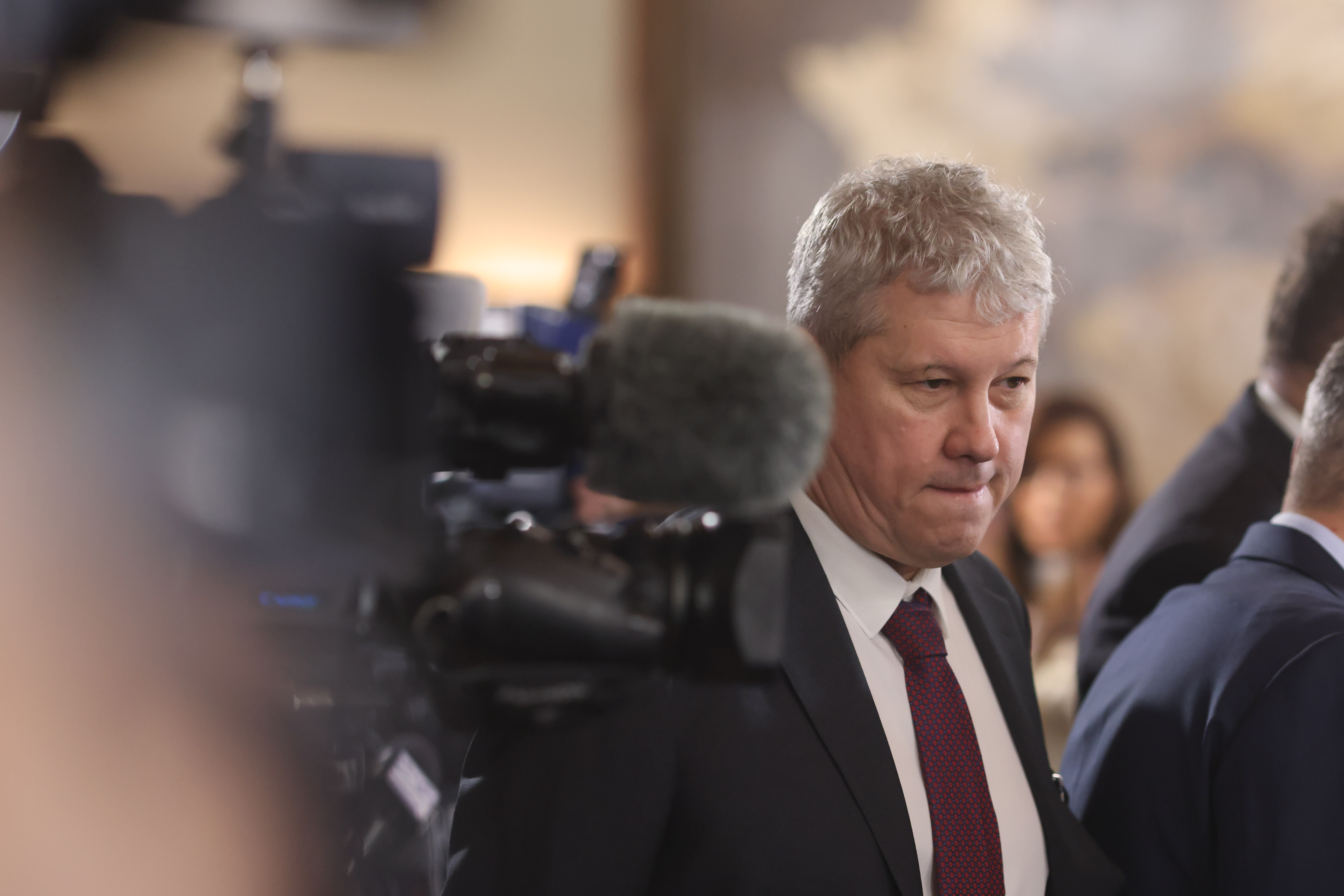 România riscă suspendarea tuturor banilor europeni. Interimatul de la Guvern amână reforma fiscală cerută de Bruxelles (Surse)