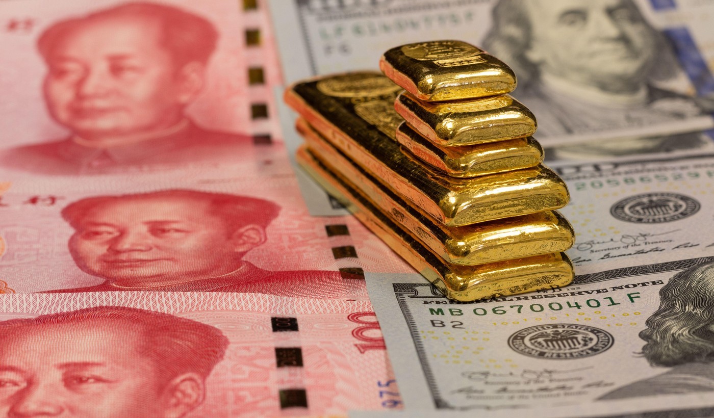 China cumpără tot mai mult aur. Explicațiile economiștilor