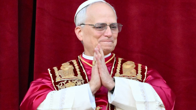 VIDEO  Primul mesaj transmis de Papa Leon al XIV-lea de la balconul Bazilicii Sf. Petru