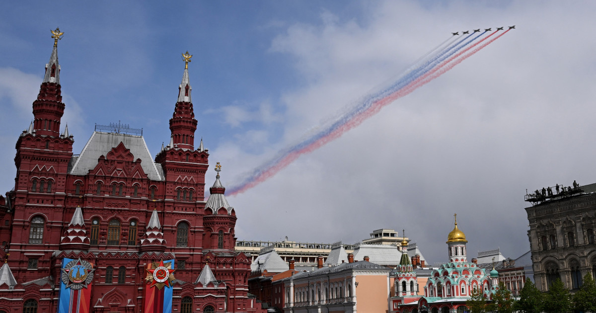 Paradă militară în Piața Roșie din Moscova, astăzi. Vladimir Putin sărbătorește Ziua Victoriei sub amenințarea dronelor ucrainene|EpicNews