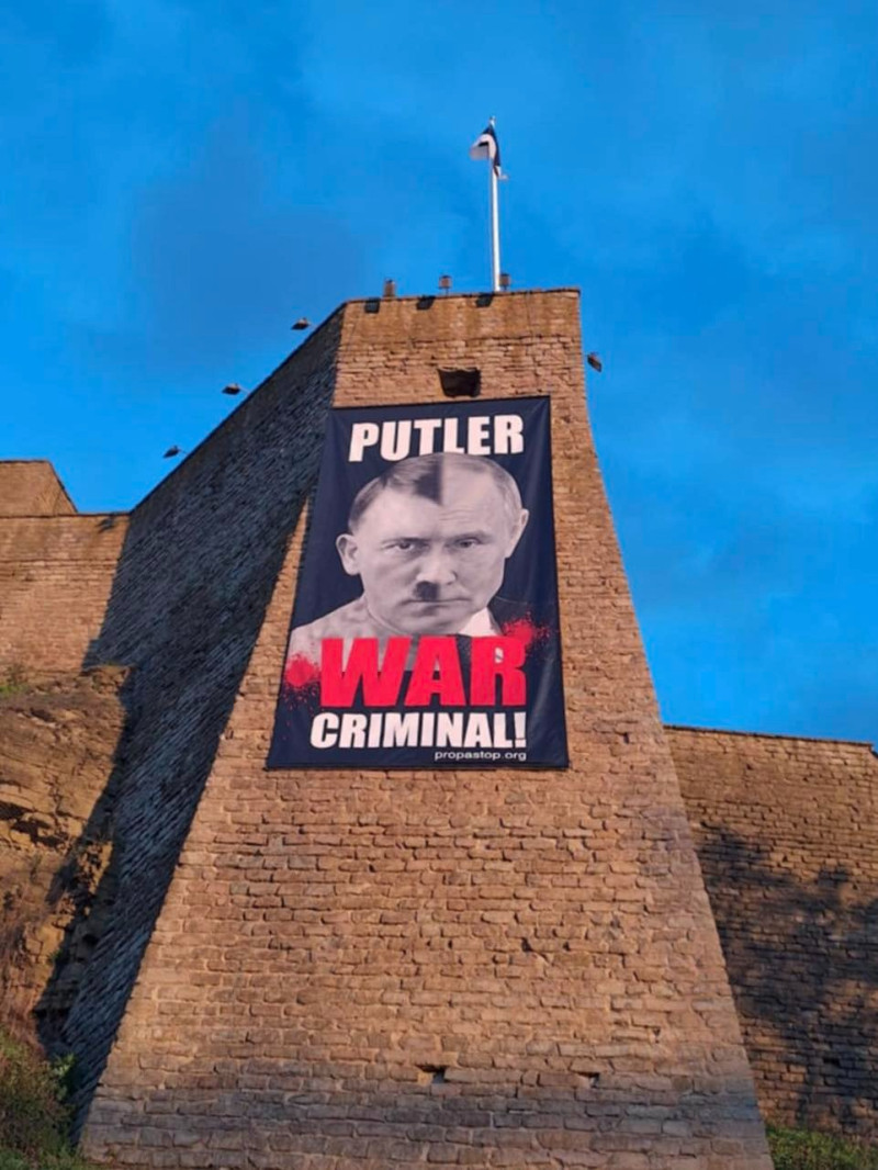 Putin ca Hitler muzeul Narva din Estonia