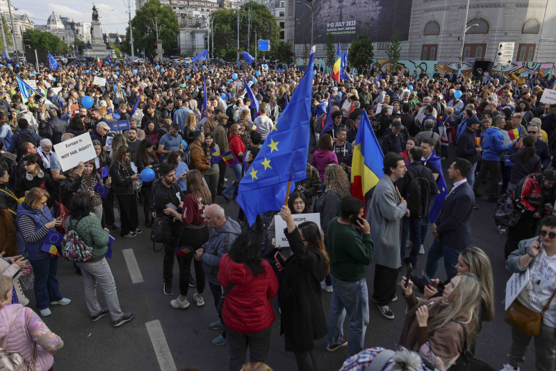 INSTANT_RO_RAMAI_EVENIMENT_PRO_EUROPA_025_POOL_INQUAM_Photos_Octav_Ganea