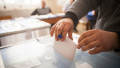 buletin de vot introdus in urna