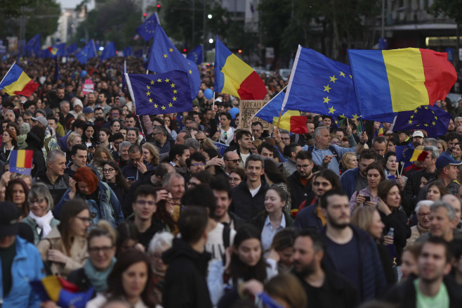 INSTANT_RO_RAMAI_EVENIMENT_PRO_EUROPA_049_POOL_INQUAM_Photos_Octav_Ganea