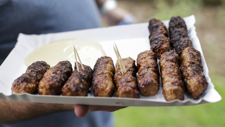 EXCLUSIV  Care sunt diferențele între micii românești, turcești și cei de la sârbi. Specialist în gastronomie: Nu e un preparat complicat