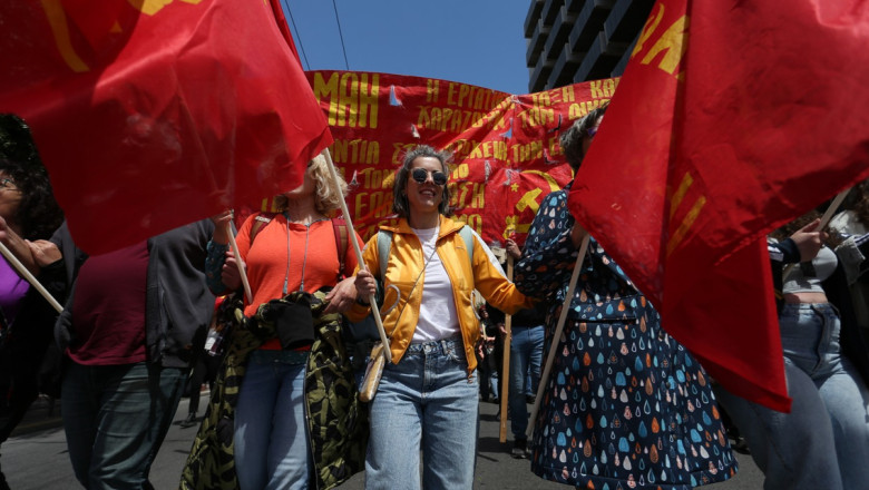 Mii de oameni au manifestat în Grecia de Ziua Muncii. Greve în transporturile urbane și maritime