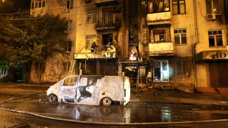Atac masiv cu drone în Harkov, 47 de persoane au fost rănite. Zelenski: „Rusia loveşte când ucrainenii îşi culcă copiii”