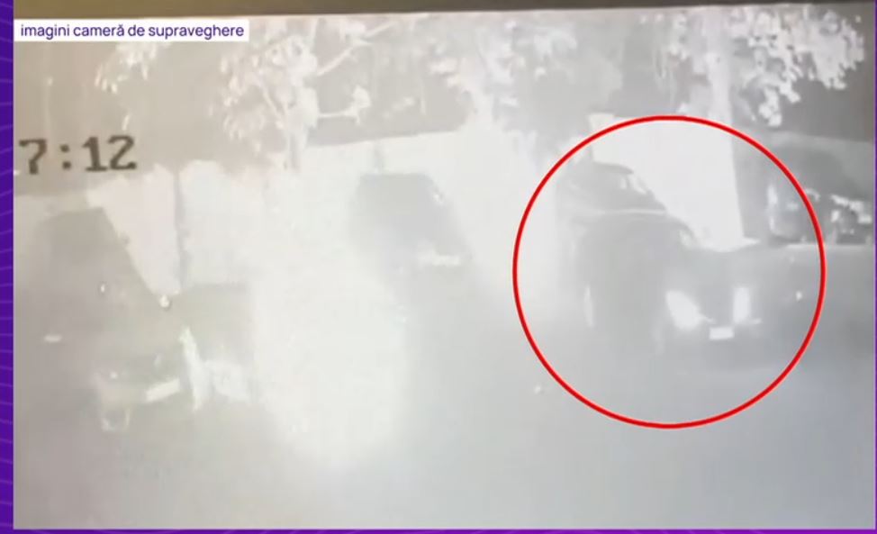 VIDEO Momentul în care o șoferiță din București, amenințată cu un cuțit, e lăsată fără mașină. Jaful s-a încheiat cu un accident