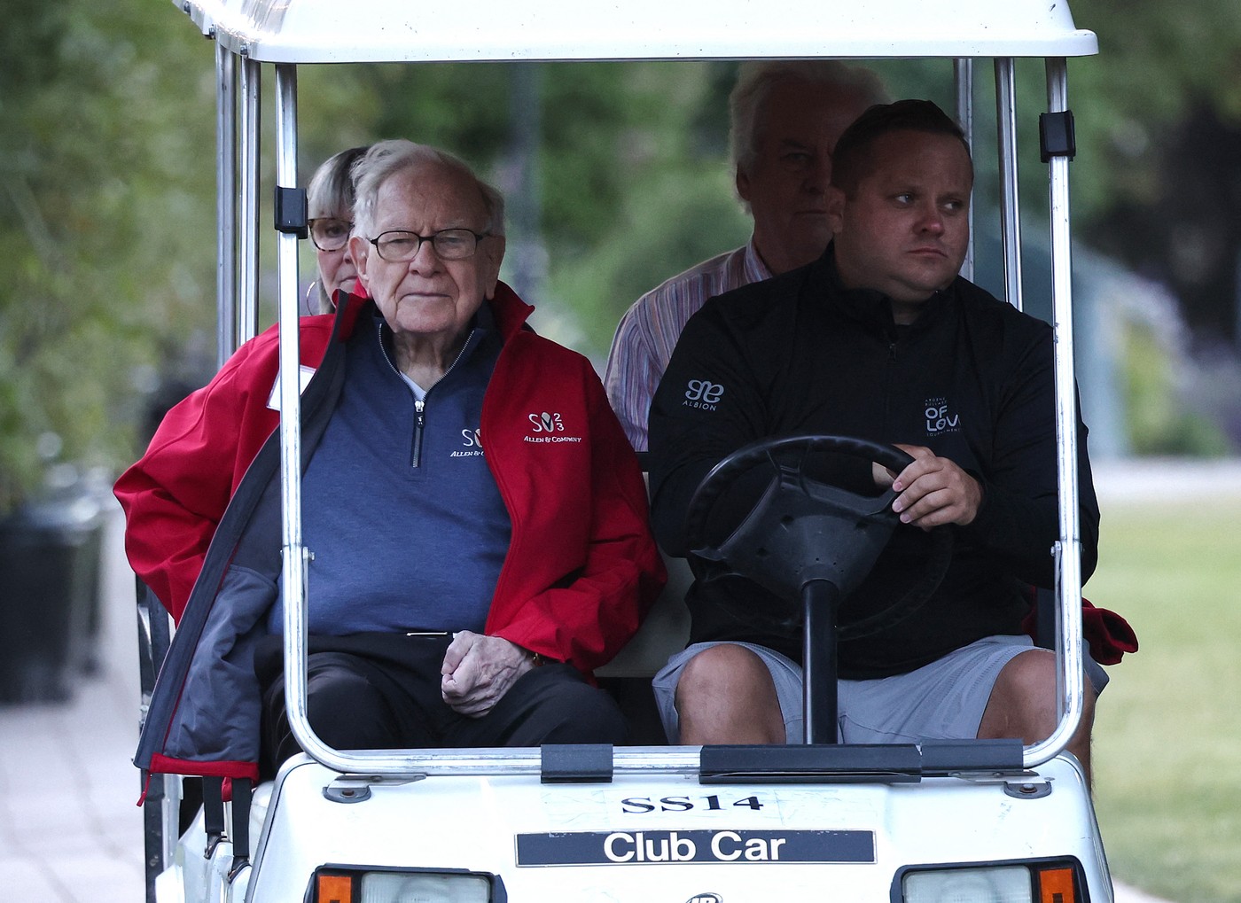 Miliardarul Warren Buffett se retrage de la șefia Berkshire Hathaway după peste 60 de ani. Cine va fi succesorul