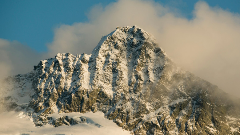 munte acoperit de xzapada in sua, north cascade
