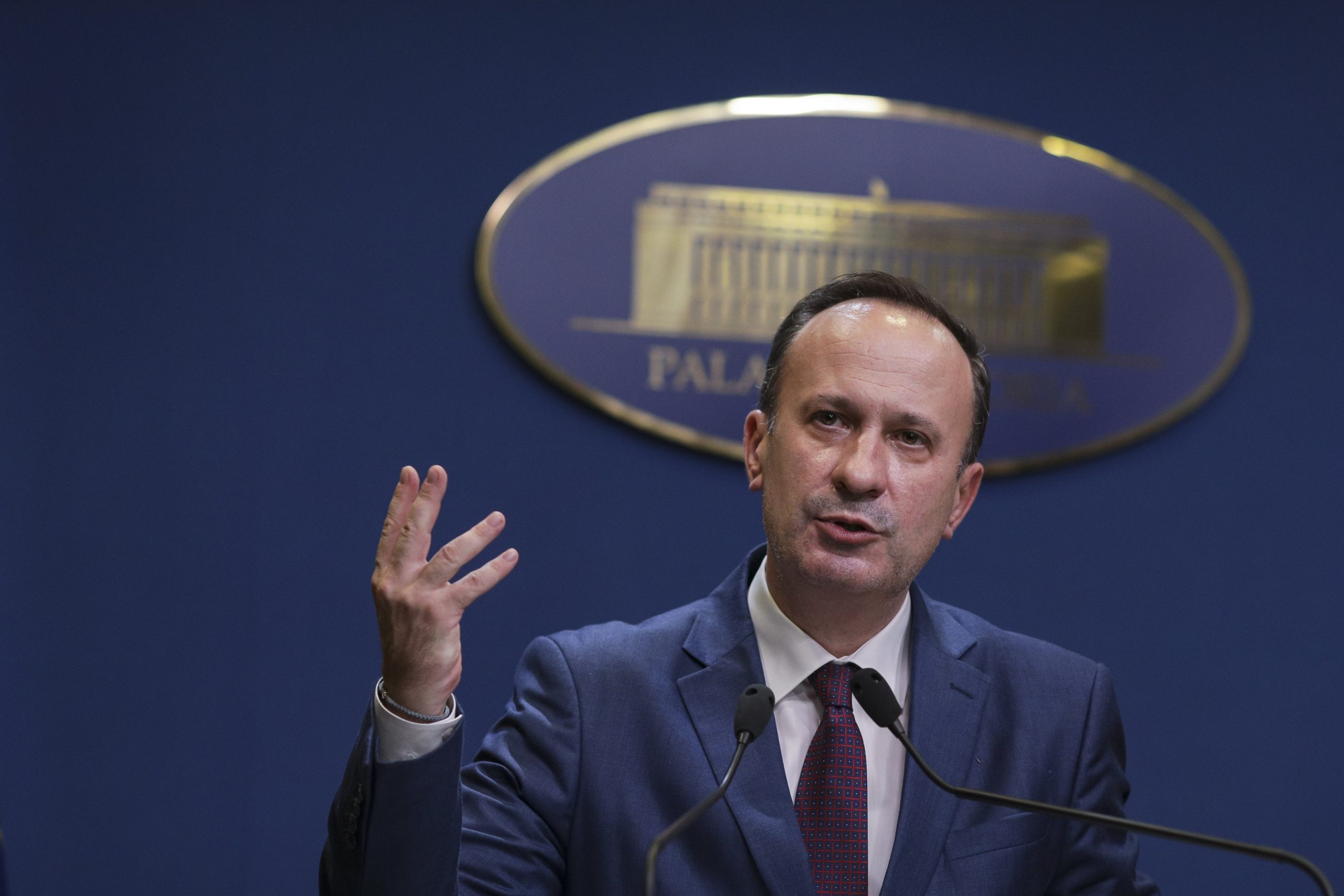 Câciu îl atacă pe Bolojan care a dat vina pe PSD și PNL pentru criza bugetară. „Pare că a păscut iarba la Cotroceni în ultimele 3 luni”