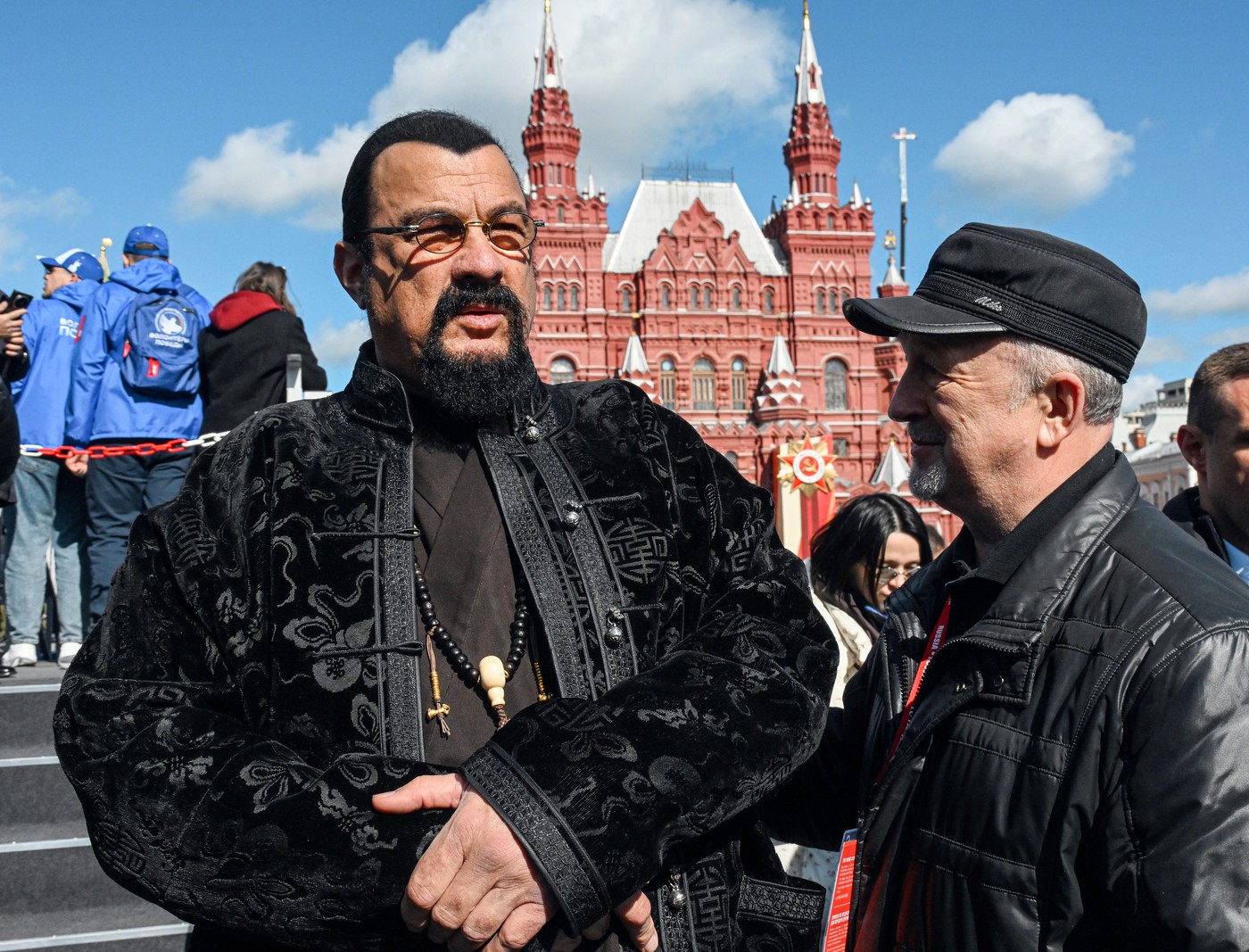 Steven Seagal, alături de membrii unei bande de motocicliști la Ziua Victoriei. Cine sunt „Lupii nopții”, care au adepți și în România