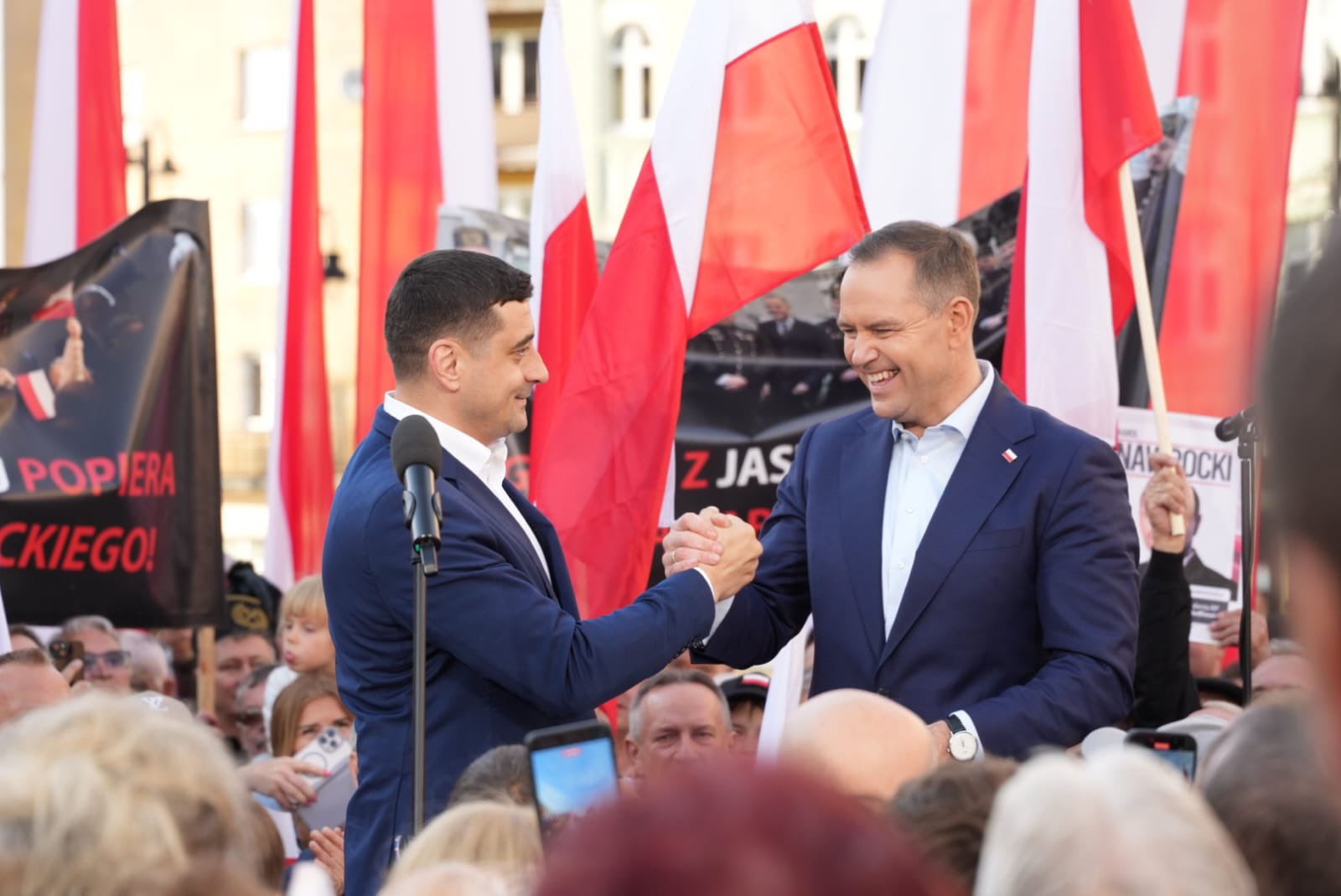 Reuters, despre alegerile din România: MAGA o ia spre est. Favoritul prezidenţial se urcă pe valul dreptei radicale