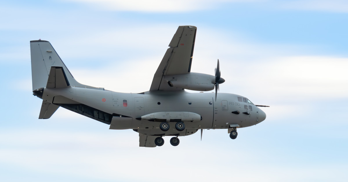 Zeci de români, repatriați din Iordania cu o aeronavă militară, pe fondul conflictului din Gaza. Printre ei, 13 copii bolnavi|EpicNews