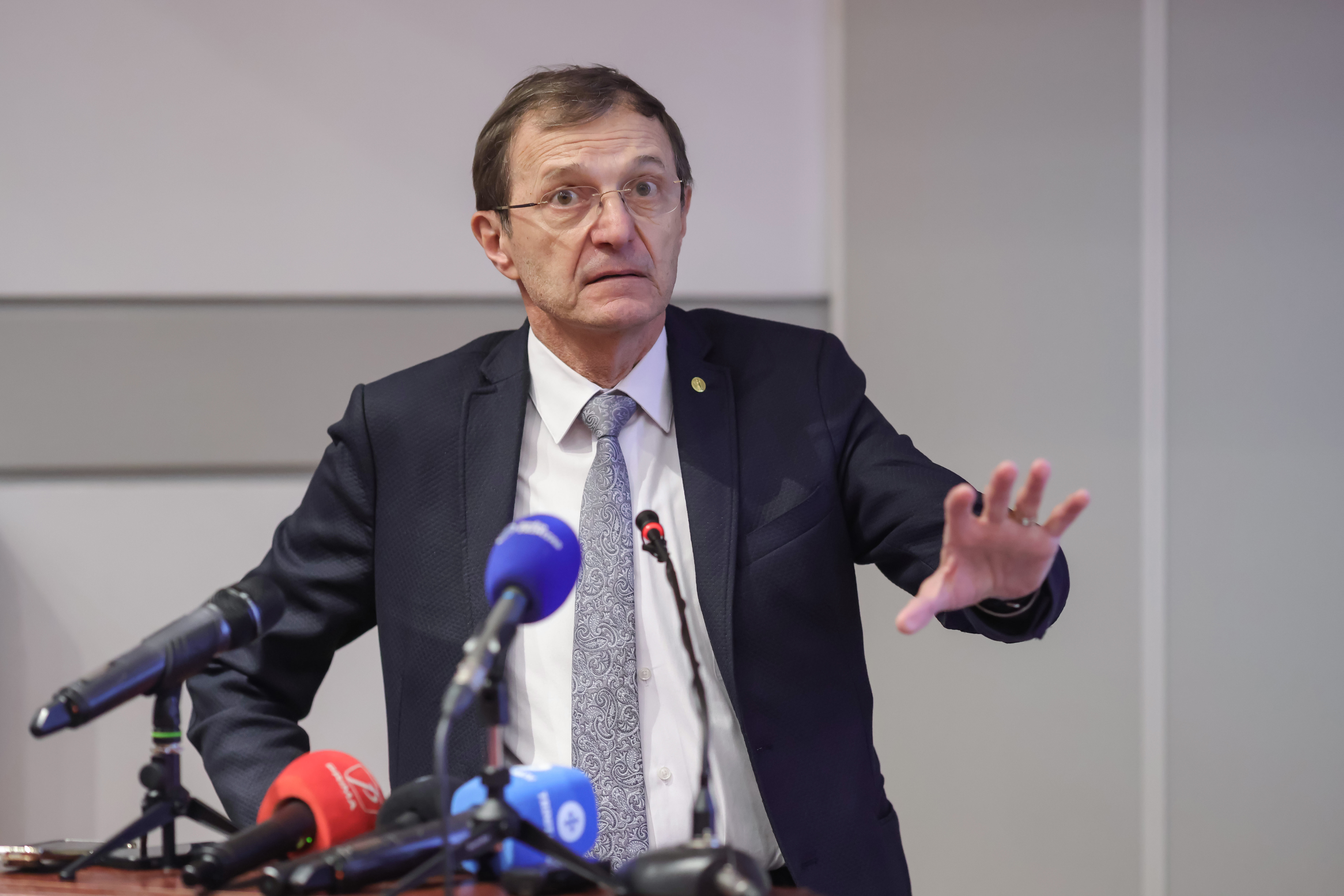 Președintele Academiei Române: Este fundamentală „menţinerea acestei ţări şi menţinerea acestui popor pe traiectoria lui europeană”