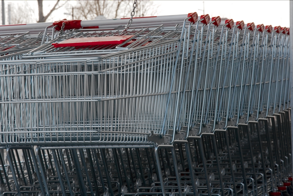 Aproape 6 din 10 români se tem că nu vor ţine pasul cu scumpirile, conform unui studiu sociologic