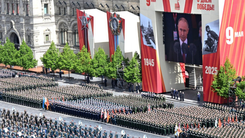 În ciuda anticipatelor convorbiri de pace, Vladimir Putin prelungește actuala strategie de apărare a Rusiei până în 2027