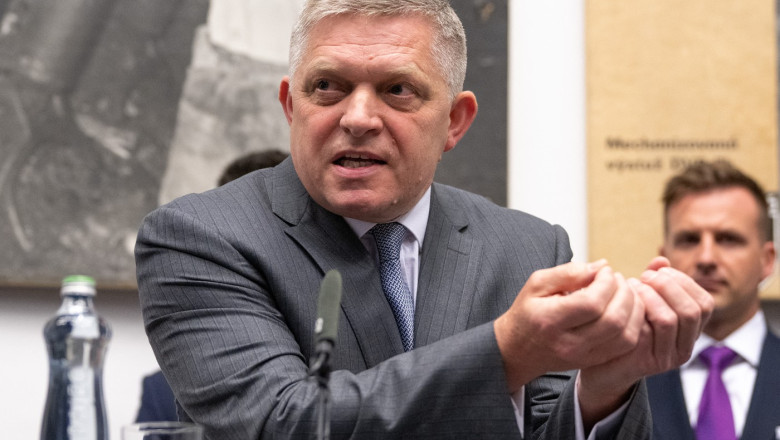 VIDEO  Premierul slovac Robert Fico a ținut o ședință de guvern în locul în care era să moară acum un an, când a fost împușcat