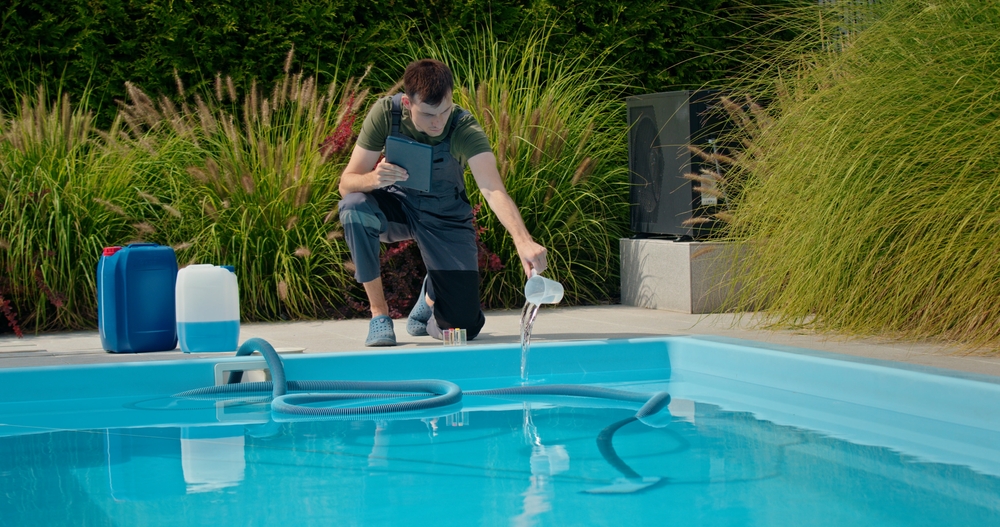 (P) Clorul din piscină nu înseamnă curățenie. Ce metode noi de tratare și întreținere propun specialiștii