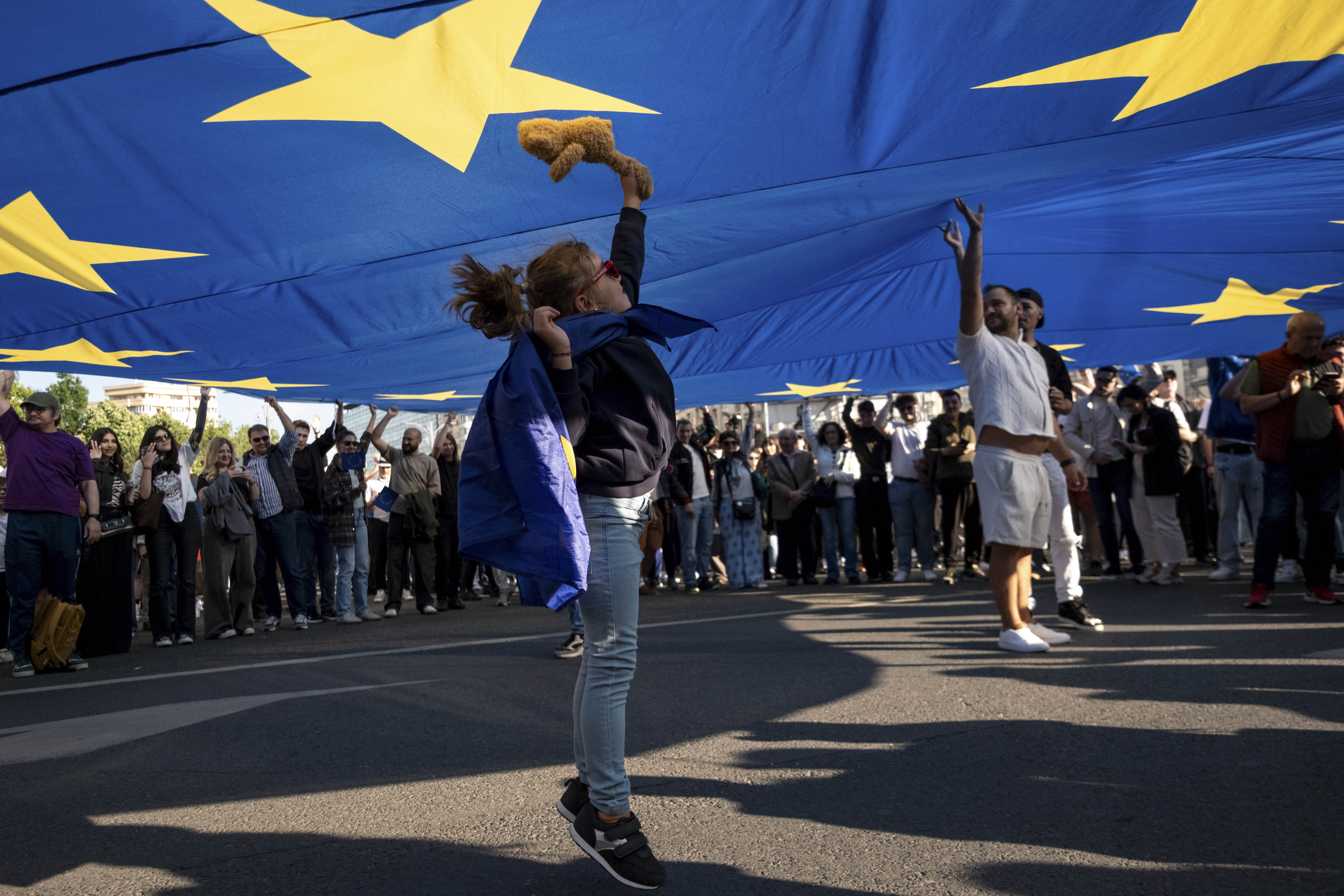 Mitingul pro-Europa din Piața Victoriei, programat în ziua alegerilor, anulat. „Nu vrem să fim folosiți de mașinăria de dezinformare”