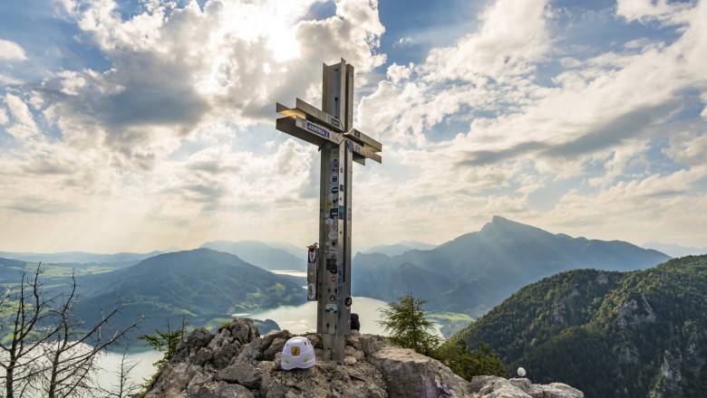 Calcar din Albeşti la monumentul simbolic Crucea Europei amplasat pe vârful Alberfeldkogel din Austria