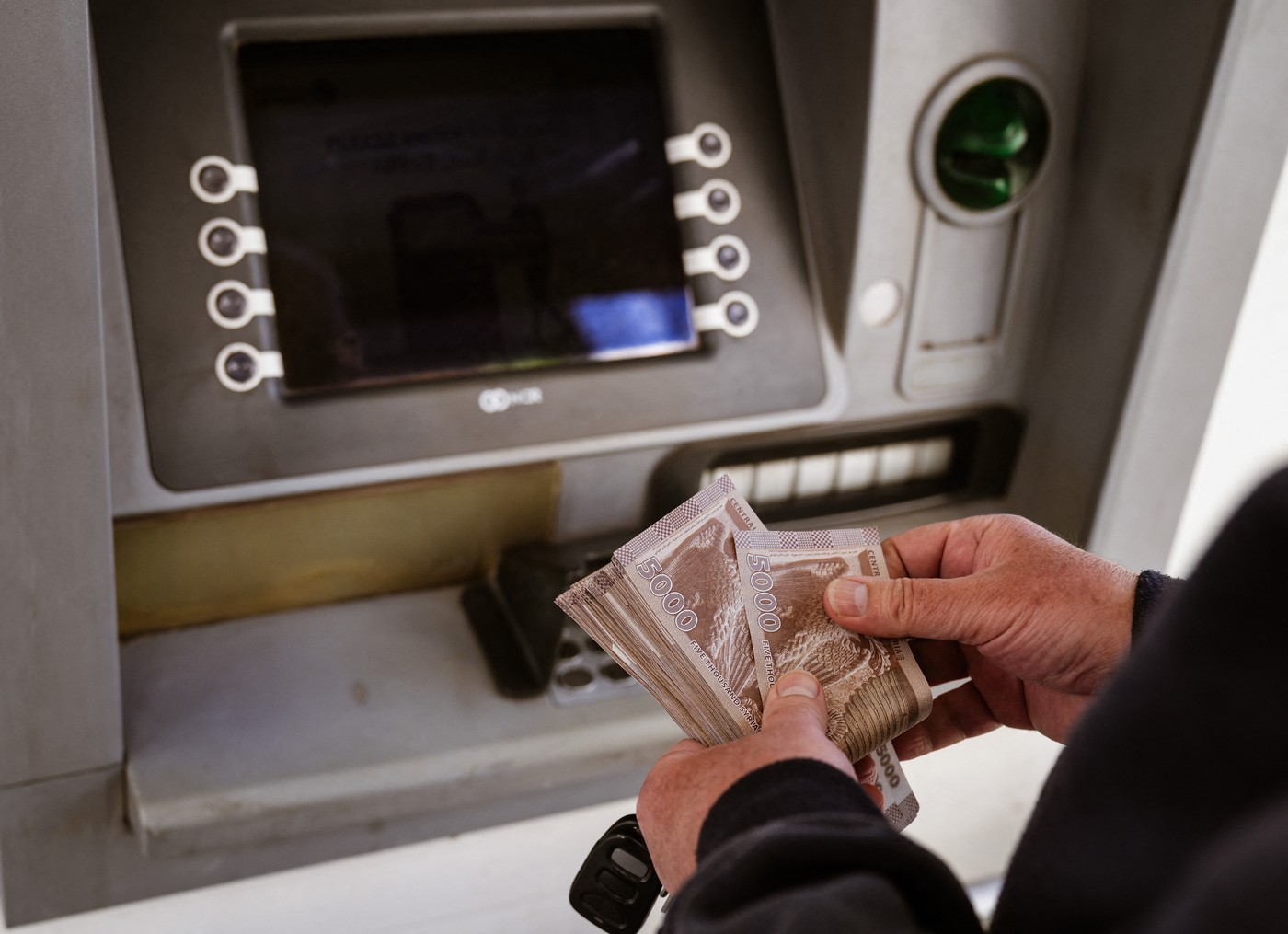 Siria își va tipări noile bancnote în Emiratele Arabe Unite și Germania, înlocuind Rusia, care s-a ocupat un deceniu de lira siriană