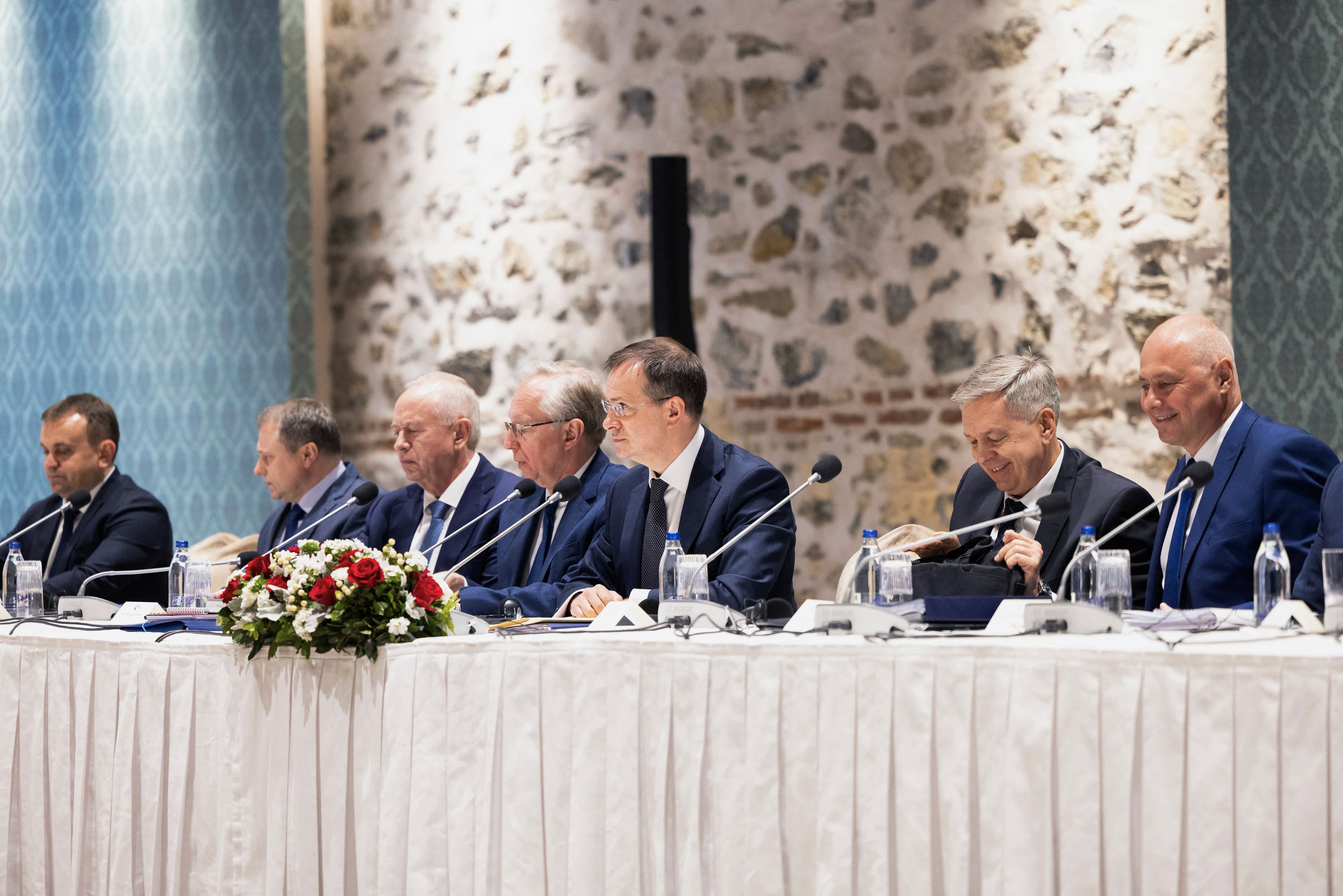 Culisele negocierilor de pace. Rusia a amenințat că va cuceri încă două regiuni din Ucraina și „e pregătită să lupte pentru totdeauna”