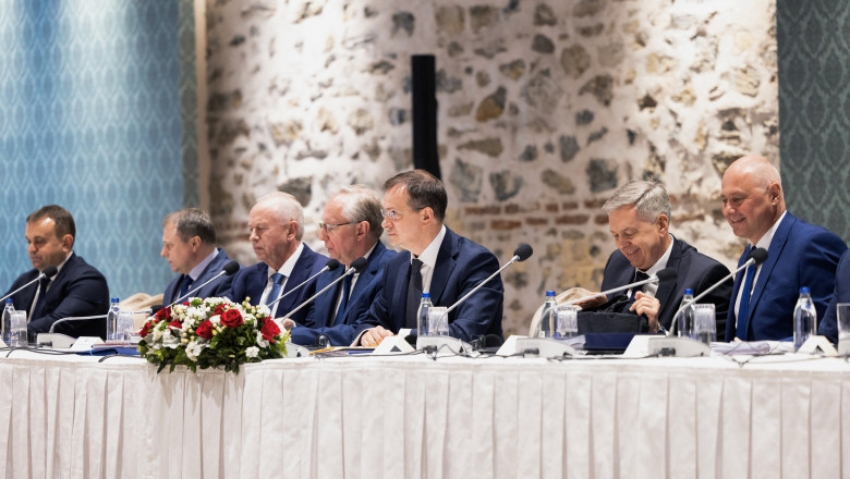 Culisele negocierilor de pace. Rusia a amenințat că va cuceri încă două regiuni din Ucraina și „e pregătită să lupte pentru totdeauna”