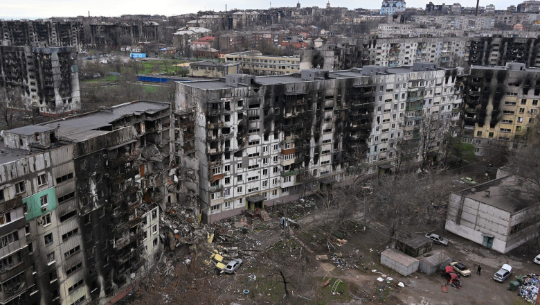 „Mariupol este o rană deschisă”. Localnicii contrazic Moscova, potrivit căreia viața în orașul ocupat a revenit la normal
