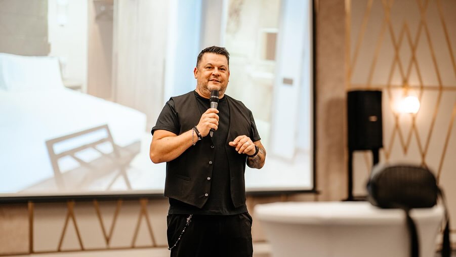 Mihai Bobonete a dezvăluit cu cine votează duminică. Ce mesaj le transmite celor indeciși