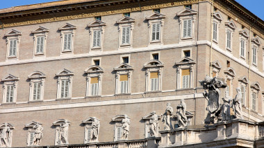 Apostolic,Palace,,Pope's,Residense,And,Window,Of,A,St.,Peter's