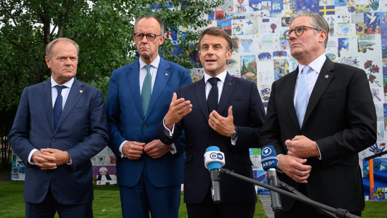 Emmanuel Macron: Europenii continuă să pregătească sancţiuni împotriva Rusiei „în coordonare” cu SUA