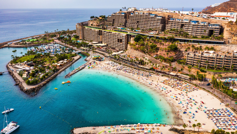 VIDEO  Reguli stricte pentru turiștii din Gran Canaria: fără umbrele, gătit sau duș pe plajă. Amenzile ajung la 3.000 de euro